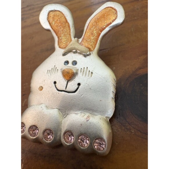 Vintage Honey Bunny Easter Rabbit Pin Brooch Jewelry AJMC Easter Gift Pin Collec - Picture 6 of 7
